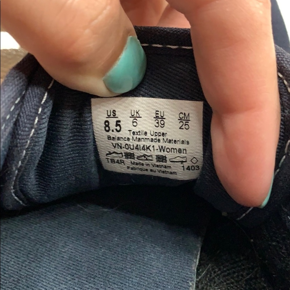Vans - Picture 3 of 5